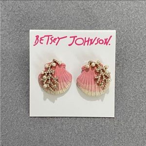 BETSEY JOHNSON Gold-Tone Imitation Pearl & Crystal Shell Stud Earrings PINK NWT